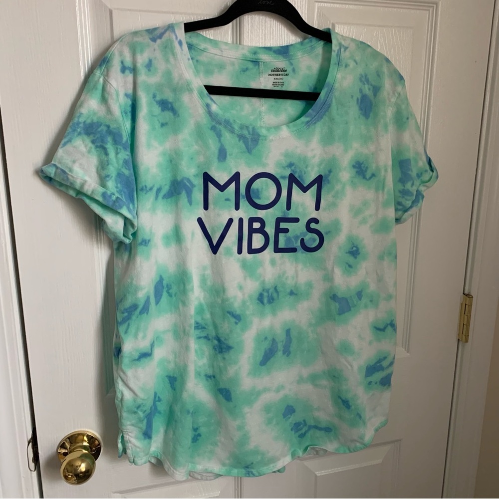Celebrate xxl Mom Vibe tie dye t shirt